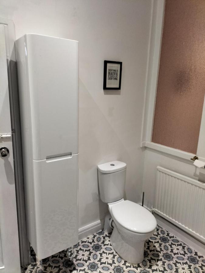 The New Accommodation Free Complementary Breakfast Tibshelf Bagian luar foto